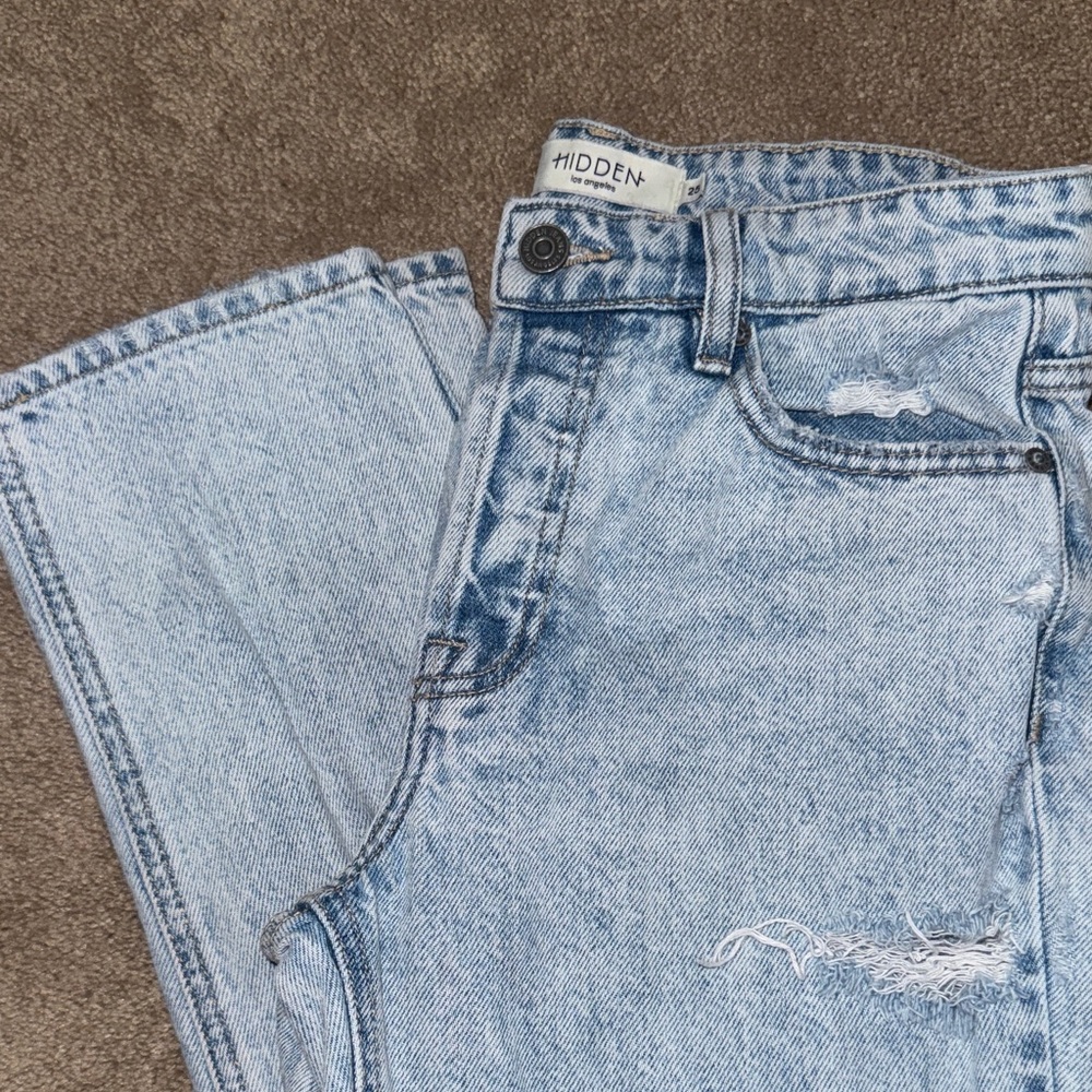 NWOT Hidden Distressed Light Blue Jeans